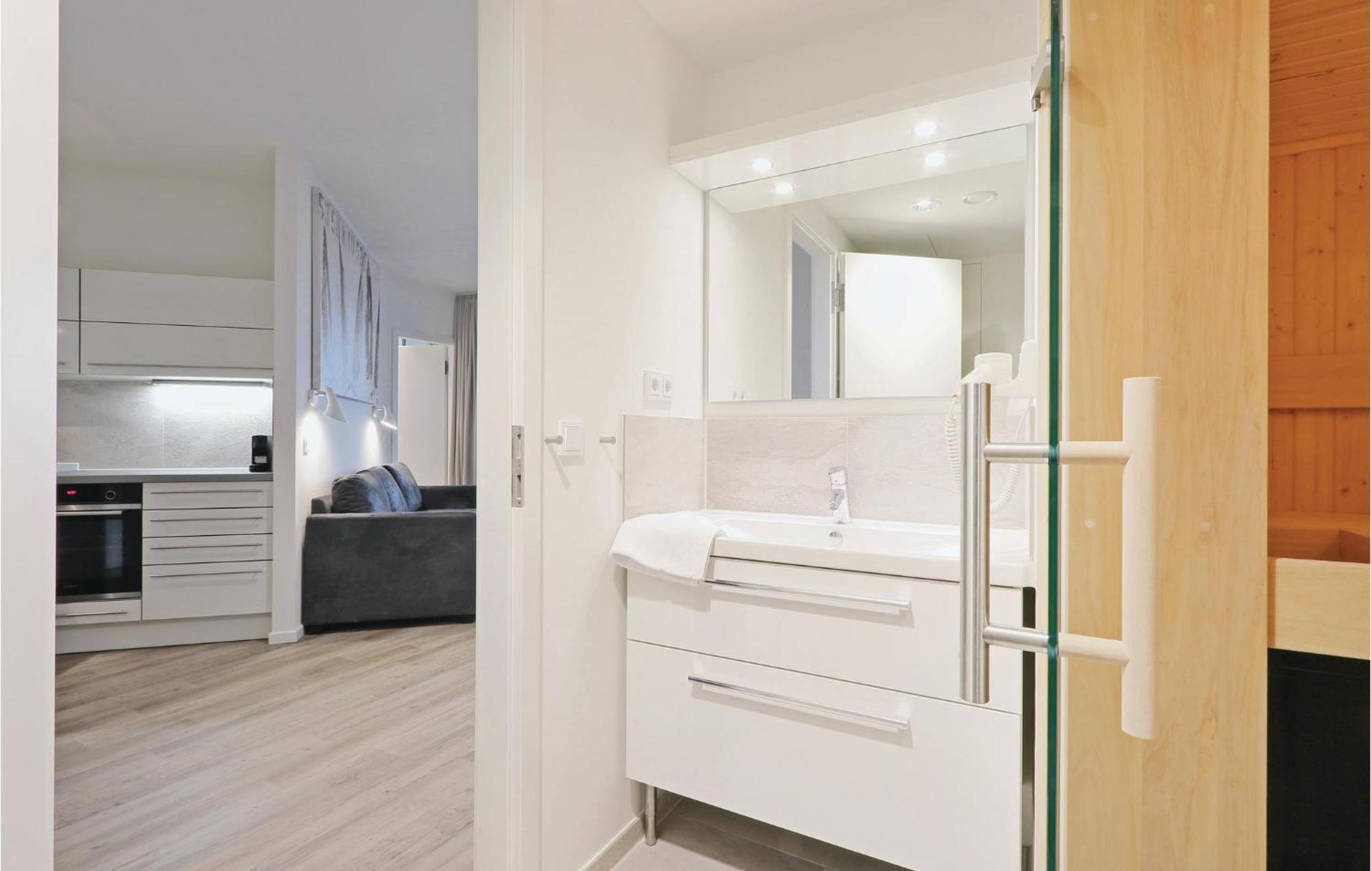 Lovely Apartment In Luebeck Travemuende With Sauna Eksteriør billede